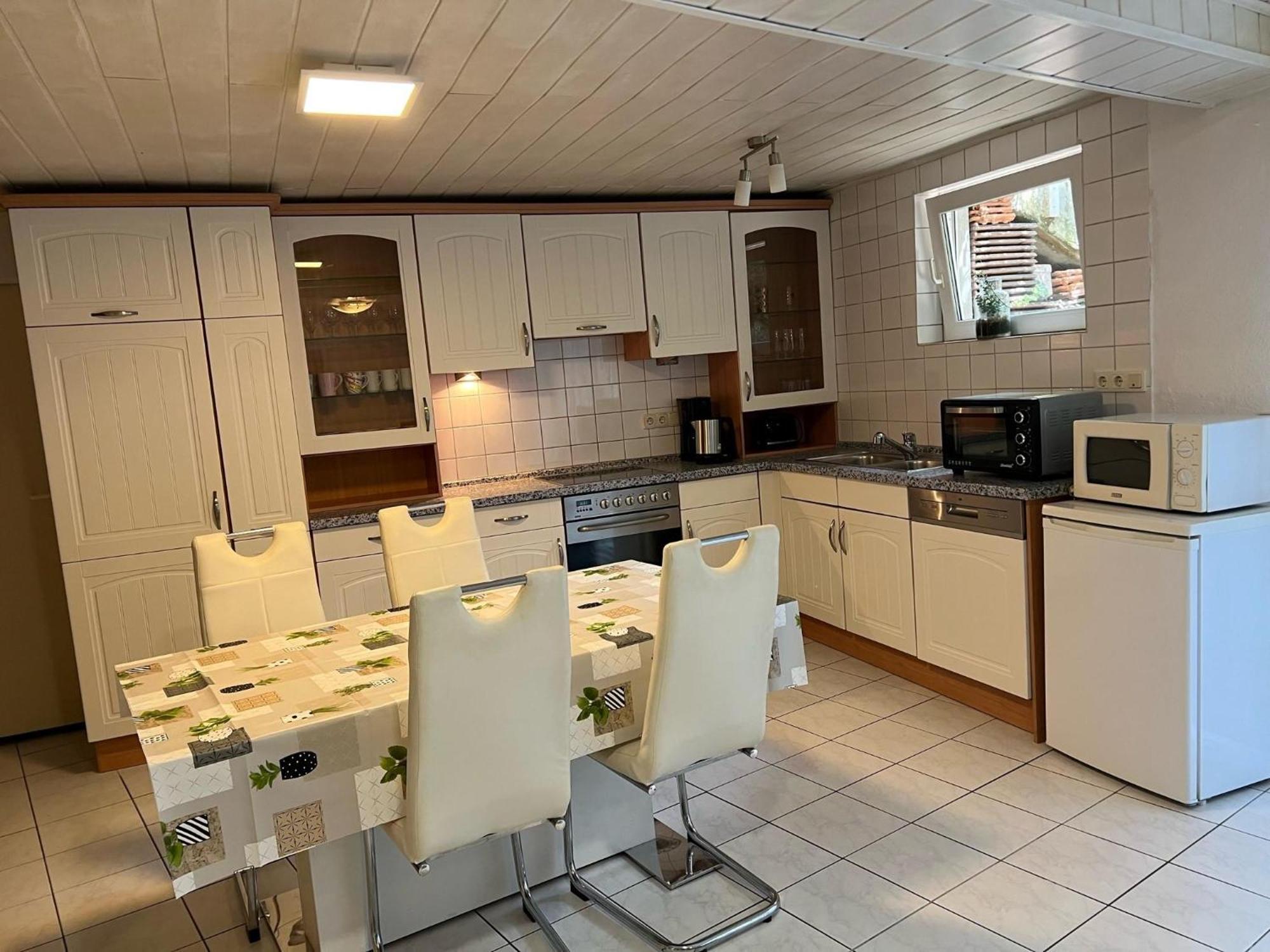 Linh'S Ferienwohnung Saarburg Bagian luar foto